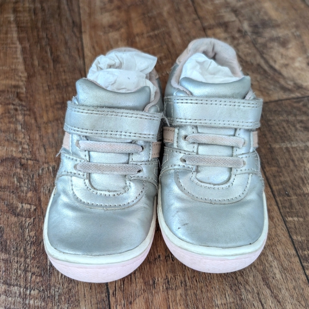 Stride Rite silver and pink toddler girls shoes size 7.5 EUC